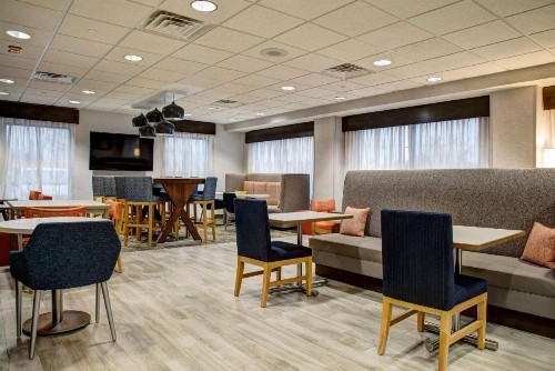 Hampton Inn Rochester - image 6