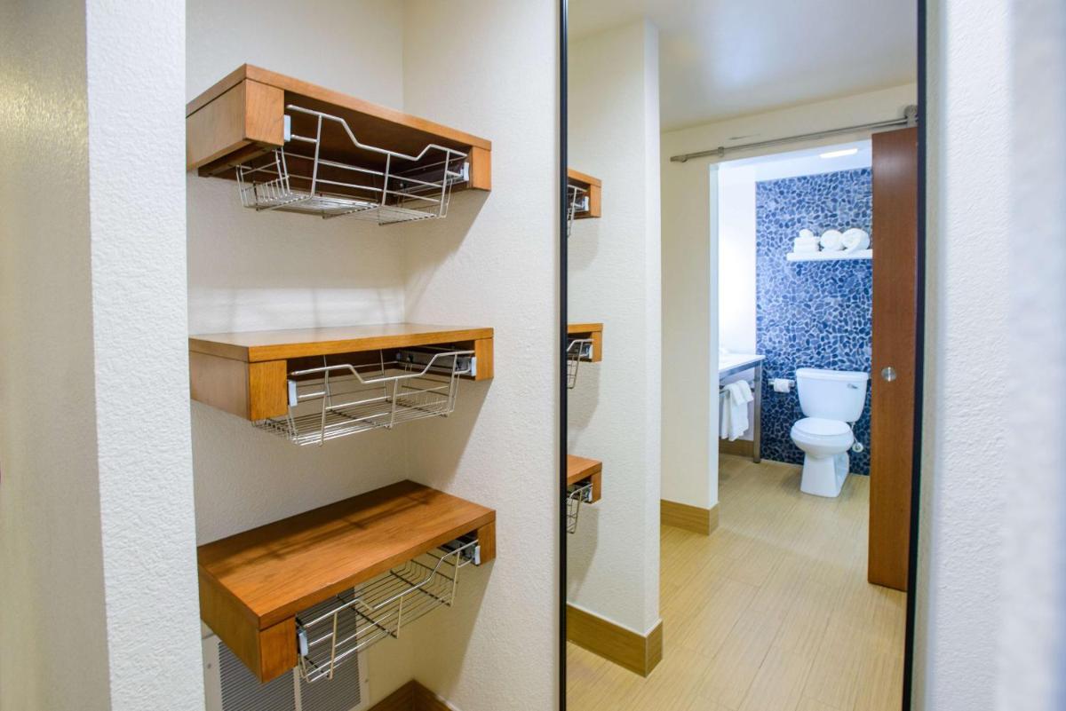 Hilton Garden Inn Rochester Downtown - image 2