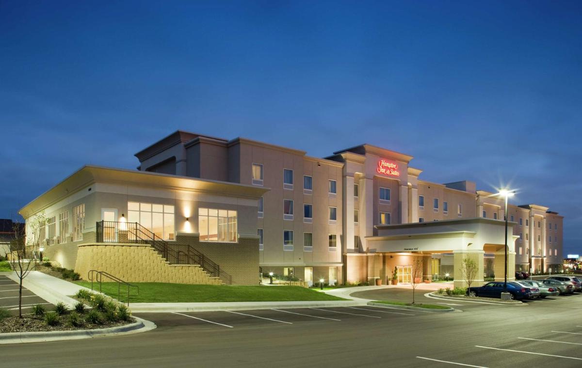 Hampton Inn & Suites Rochester-North - main image