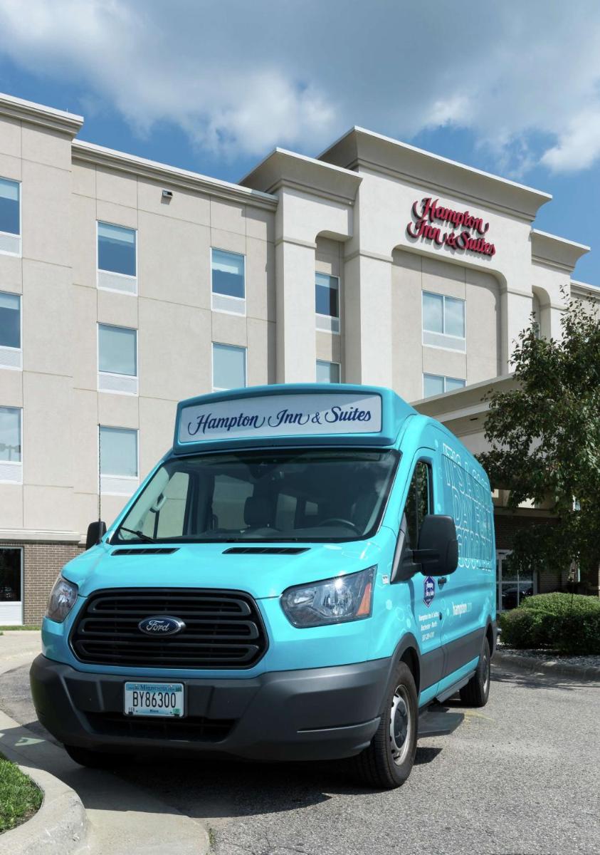 Hampton Inn & Suites Rochester-North - image 2