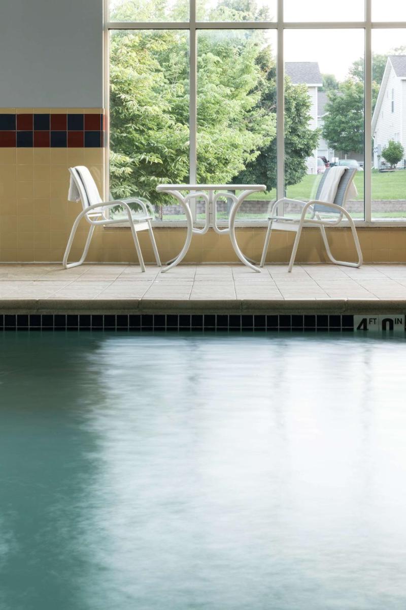 Hampton Inn & Suites Rochester-North - image 5