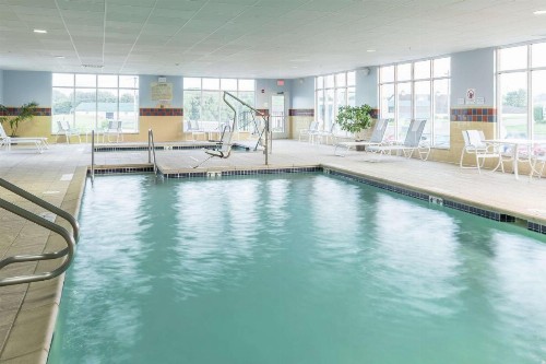 Hampton Inn & Suites Rochester-North - image 6
