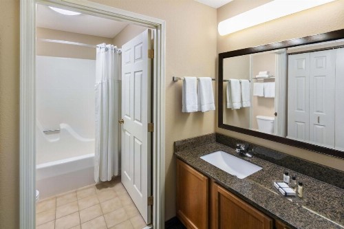 Aspen Suites - Rochester - image 3