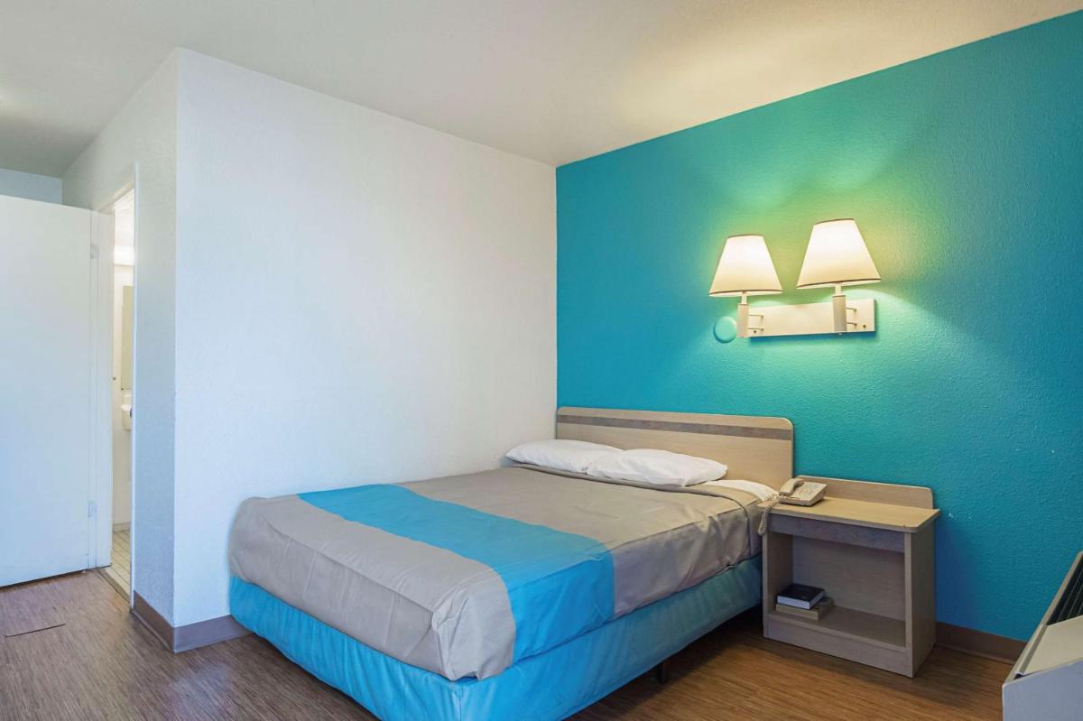 Motel 6-Rochester MN - image 2