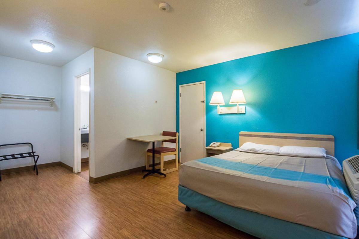 Motel 6-Rochester MN - image 4