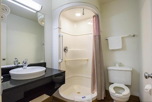 Motel 6-Rochester MN - image 6