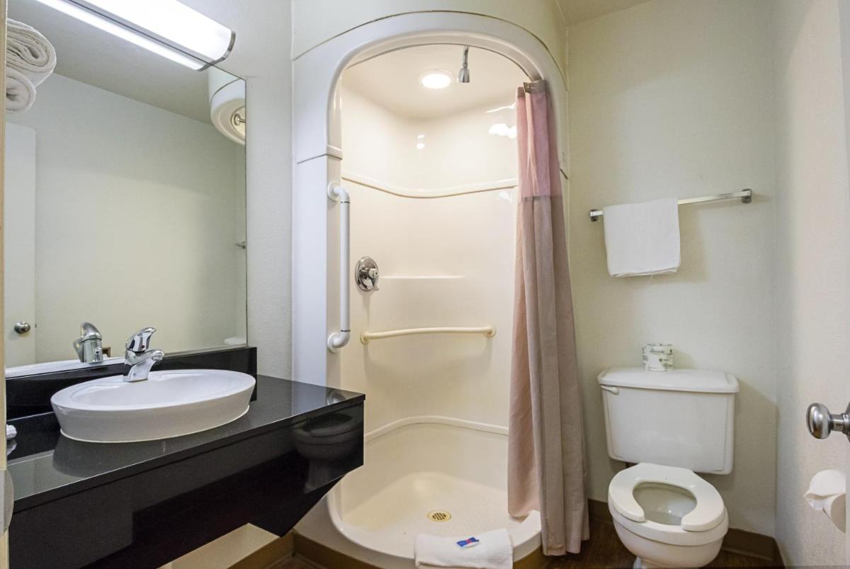 Motel 6-Rochester MN - image 6