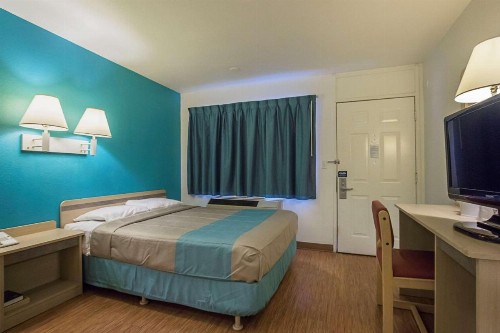 Motel 6-Rochester MN - image 8