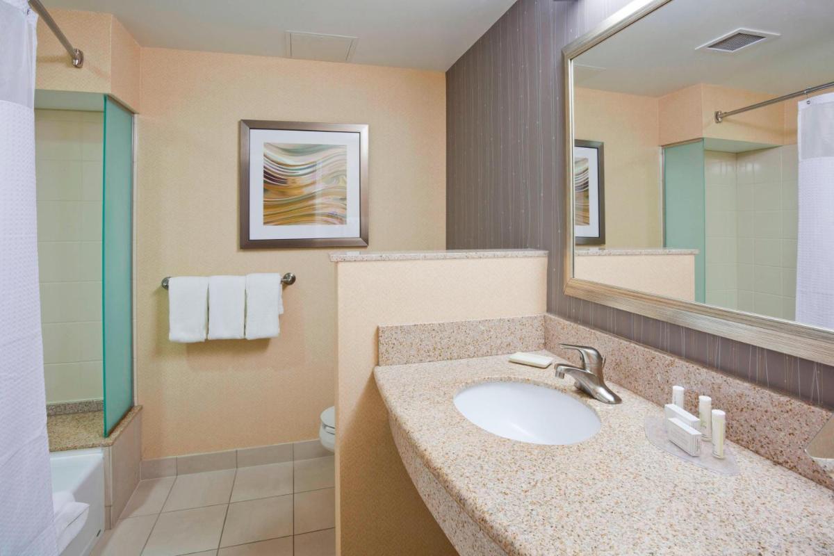 Courtyard Rochester Mayo Clinic Area/Saint Marys - image 3