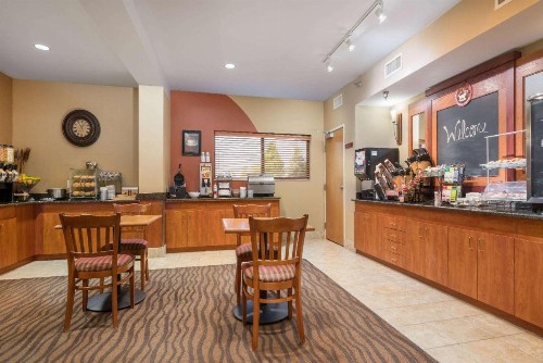 AmericInn by Wyndham Rochester Airport - image 27