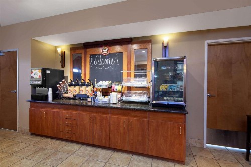 AmericInn by Wyndham Rochester Airport - image 30