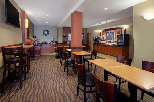 AmericInn by Wyndham Rochester Airport - image 32