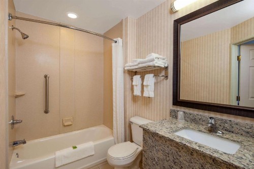 AmericInn by Wyndham Rochester Airport - image 37