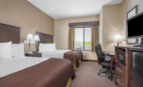 AmericInn by Wyndham Rochester Airport - image 4