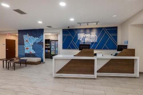 Comfort Suites Rochester - image 13
