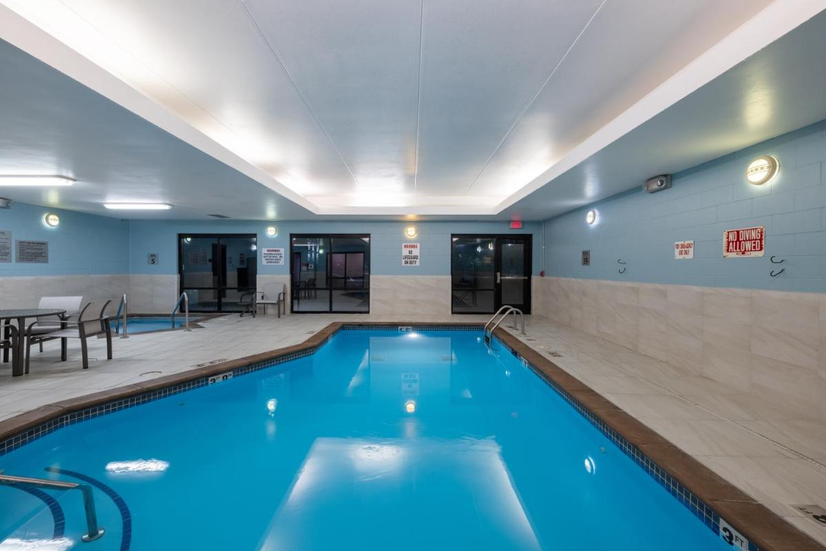 Comfort Suites Rochester - image 7