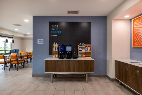 Comfort Suites Rochester - image 8