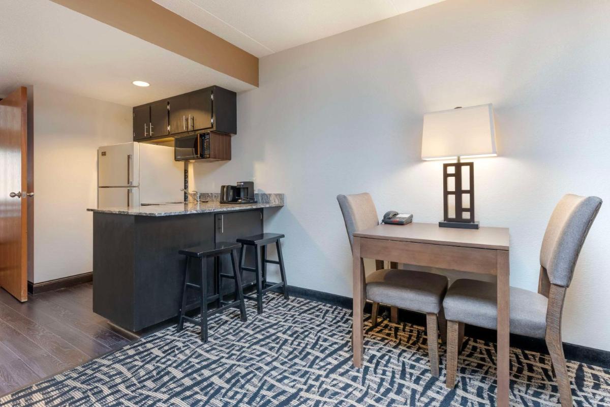 Quality Inn & Suites Mayo Clinic Area - image 2