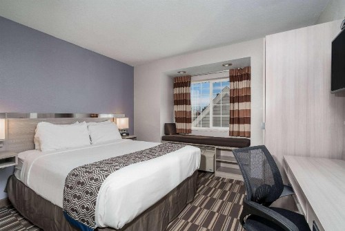 Microtel Inn & Suites by Wyndham Rochester North Mayo Clinic - image 18