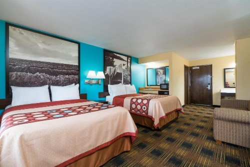 Super 8 by Wyndham Rochester Mayo Clinic Area - image 24