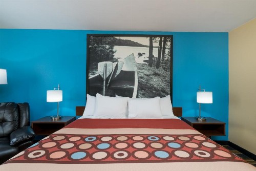 Super 8 by Wyndham Rochester Mayo Clinic Area - image 31