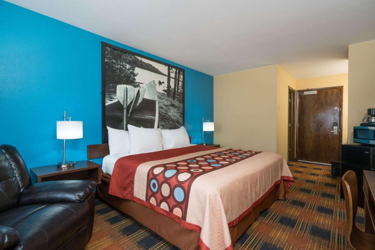 Super 8 by Wyndham Rochester Mayo Clinic Area - image 6