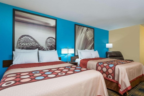 Super 8 by Wyndham Rochester Mayo Clinic Area - image 8