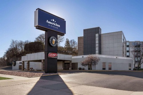 Ramada by Wyndham Rochester Mayo Clinic Area - image 4