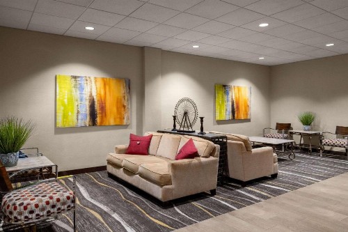 Ramada by Wyndham Rochester Mayo Clinic Area - image 7