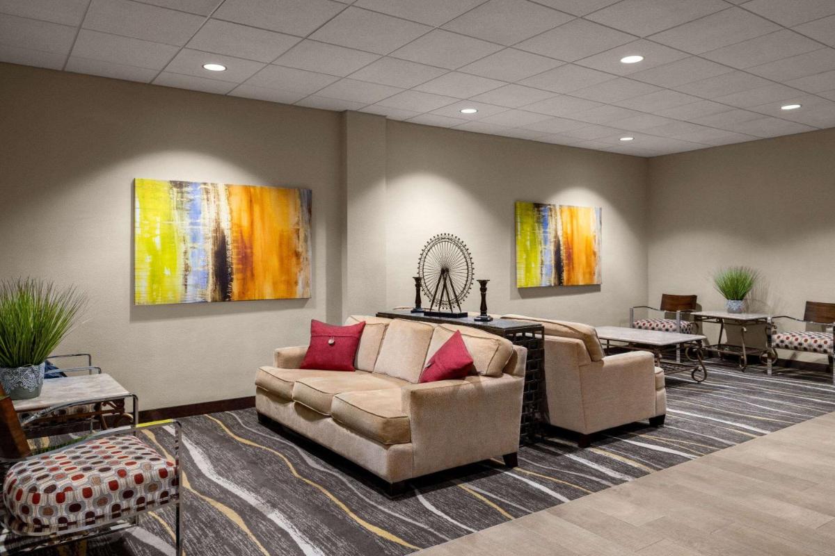 Ramada by Wyndham Rochester Mayo Clinic Area - image 7