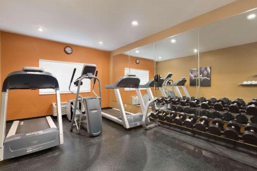 Country Inn & Suites By Carlson - Rochester - image 3