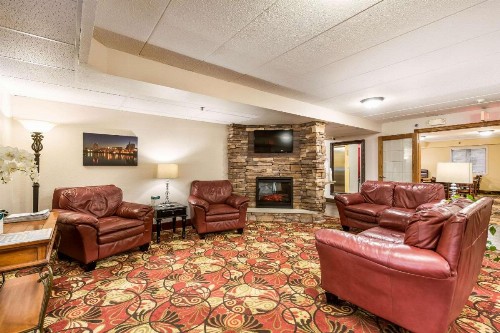 Econo Lodge Rochester - image 2