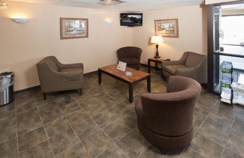 GuestHouse Inn & Suites Rochester - image 12