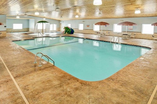 GuestHouse Inn & Suites Rochester - image 2
