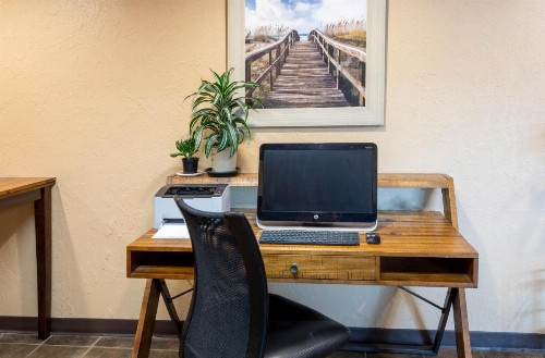 GuestHouse Inn & Suites Rochester - image 4