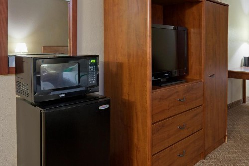GuestHouse Inn & Suites Rochester - image 8