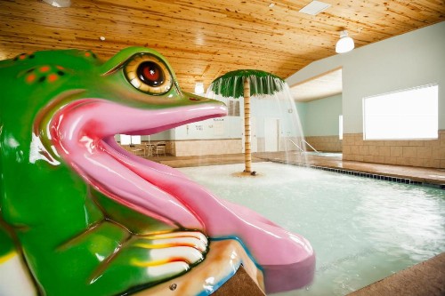 GuestHouse Inn & Suites Rochester - image 9