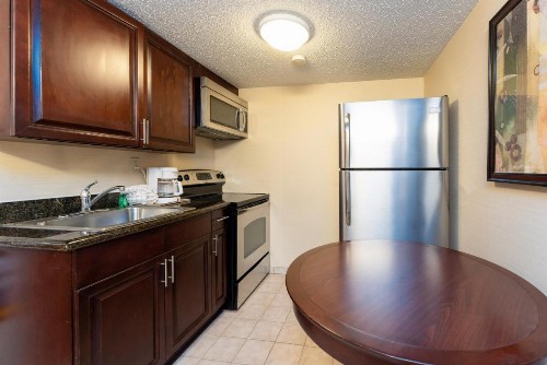Kahler Inn and Suites - image 36