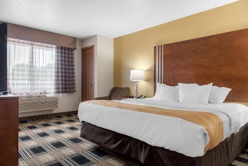 Quality Inn Rochester - image 23