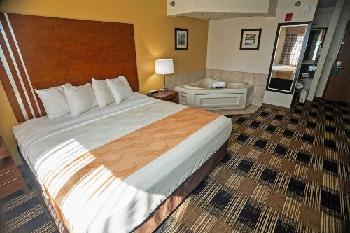 Quality Inn Rochester - image 26
