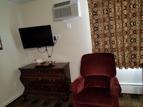 Red Carpet Inn Rochester - image 23