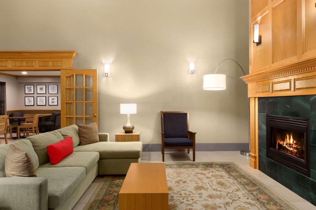 Country Inn & Suites by Radisson Rochester South MN - image 2