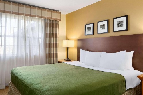 Country Inn & Suites by Radisson Rochester South MN - image 3