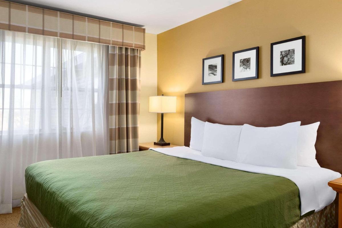 Country Inn & Suites by Radisson Rochester South MN - image 3