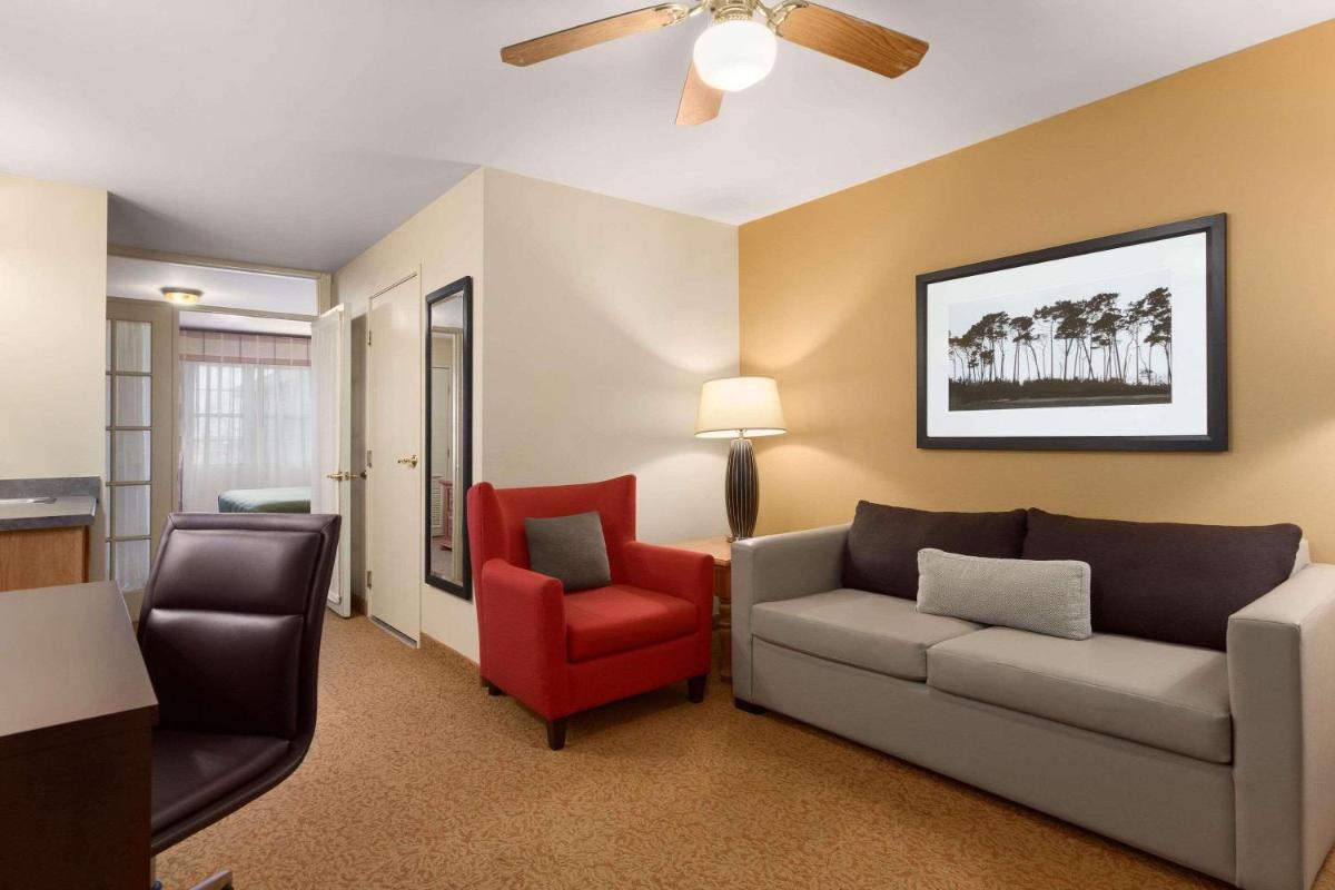 Country Inn & Suites by Radisson Rochester South MN - image 4