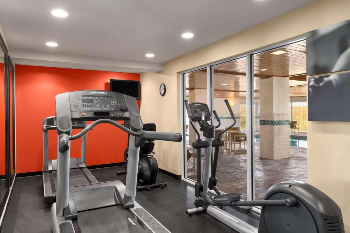 Country Inn & Suites by Radisson Rochester South MN - image 7