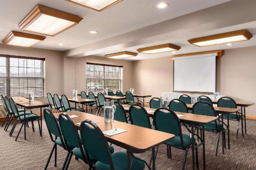 Country Inn & Suites by Radisson Rochester South MN - image 8