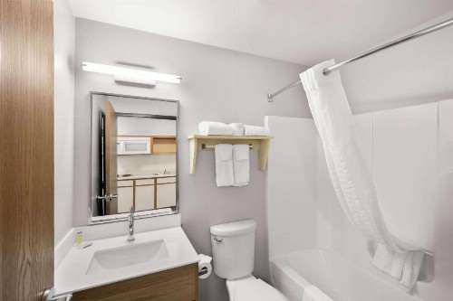 Days Inn & Suites by Wyndham Rochester South - image 11