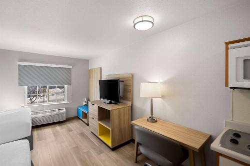 Days Inn & Suites by Wyndham Rochester South - image 13