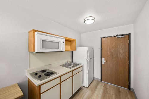 Days Inn & Suites by Wyndham Rochester South - image 16